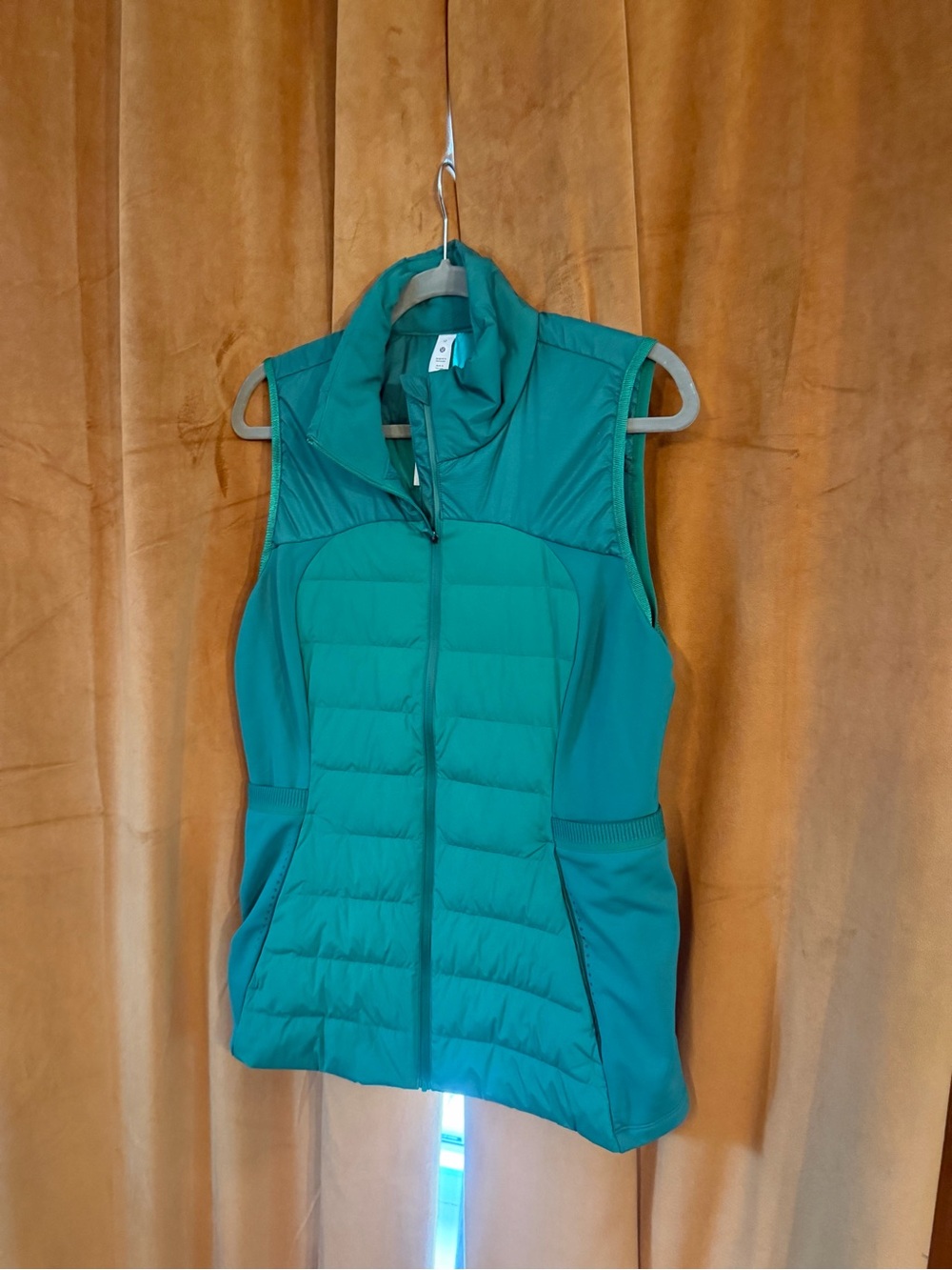 lululemon athletica green insulated quilted vest